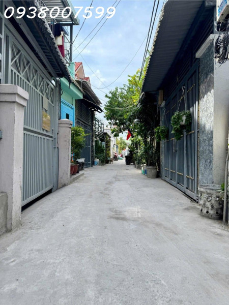 NHÀ BÁN GẤP GIẢM 400 TRIỆU. SÁT VÁCH QUẬN 7  - NHÀ MỚI Ở NGAY (4x15m) VUÔNG VỨC, TẶNG FULL NỘI