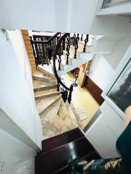 Nhà đẹp ngõ thông khu dân trí cao xây kiên cố gần nhiều tiện ích