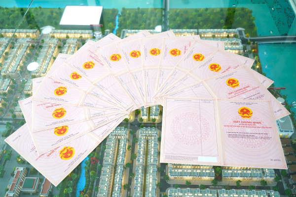 Long 0931895958 biệt thự mặt tiền DT818, 3 lầu mới 100%, chỉ 3,4 tỷ ngay trạm dừng chân Châu Thành