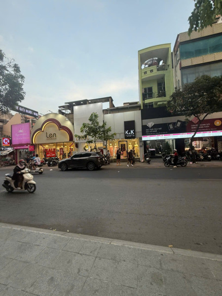 BÁN NHÀ MẶT TIỀN NGUYỄN TRÃI -- QUẬN 1