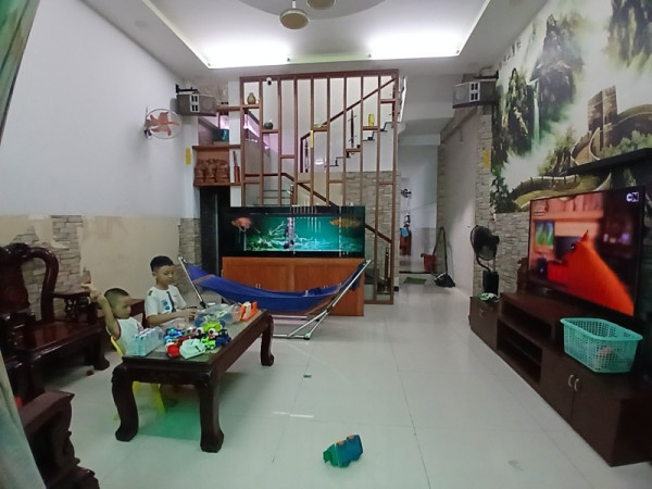 Bán nhà hẻm đường số 9, Trường Thọ,Thủ Đức, TP HCM. DT 80m2, cấp 4, SHR . Giá 5,05 tỷ.