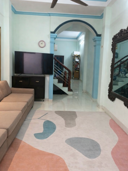 Nhà dân tự xây 5 tầng nhiều phòng ngủ ban công thoáng Ngọc Thụy Bồ Đề Long Biên 6.5 tỷ có TL