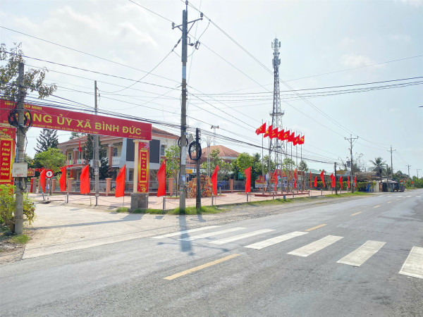 ĐẤT VỊ TRÍ ĐẸP – CHÍNH CHỦ CẦN BÁN Lô Góc 2 Mặt Tiền 483m2 FULL THỔ, Xã Bình Đức, H. Bến Lức, Long