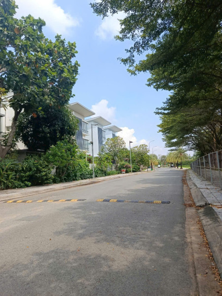 Bán mặt tiền đường Trương Văn Thành 132m2 Quận 9 BTCT 3 tầng