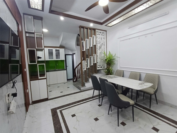 BÁN NHÀ PHÚC LỢI 5 TẦNG MẶT TIỀN 4M 3 BƯỚC Ô TÔ TRÁNH 5,8 TỶ