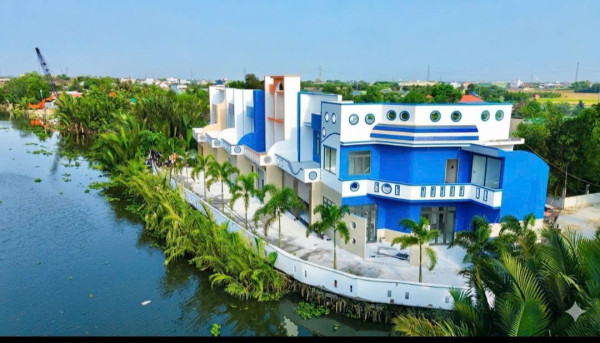 🏡 NHÀ ĐẸP VIEW SÔNG – Ô TÔ TỚI CỬA – GẦN CHỢ ĐỆM - SỔ HỒNG RIÊNG - DT: 7.5m x 12m, 2 tầng 3PN, 3WC