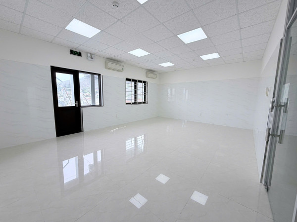 MÌNH CÓ NHÀ 2 TẦNG MUỐN SANG NHƯỢNG CHO BẠN LÀM CHĂM SÓC DA CƠ BẢN NAIL MI TẠI NGUYỄN
