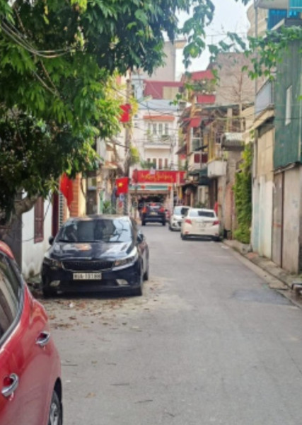 Bán đất Việt Hưng, 45m2, MT 4m, lô góc, ô tô tránh