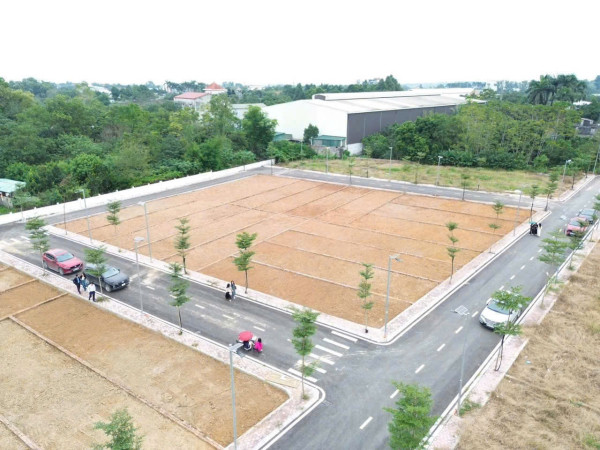 Tuyệt đẹp lô đất 100m full thổ, giá chỉ 2 tỷ, làn 2 quốc lộ 21A