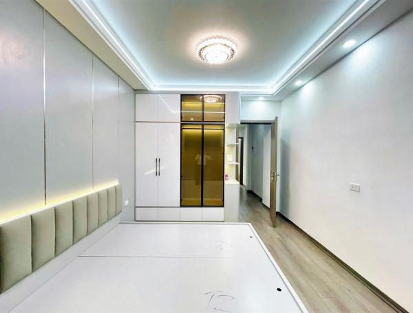 Bán nhà ngõ 1194 Đường Láng, phân lô ô tô, 2 thoáng, Nhà mới 5 tầng thang máy, nhỉnh 15 tỷ