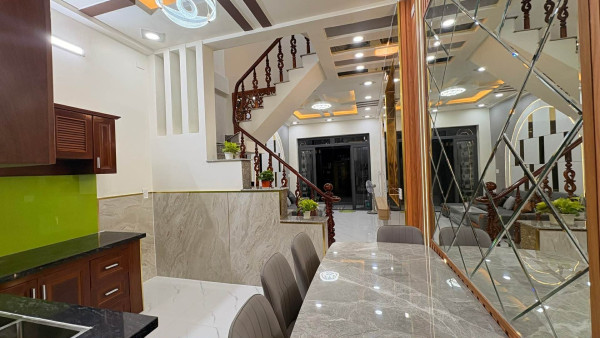 NHÀ ĐẸP-GIÁ TỐT NHÀ MỚI ĐẸP LUNG LINH 3 TẦNG-HẺM OTO 5m-HIỆP THÀNH-Q12- 5,x TỶ (x nhỏ xíu)