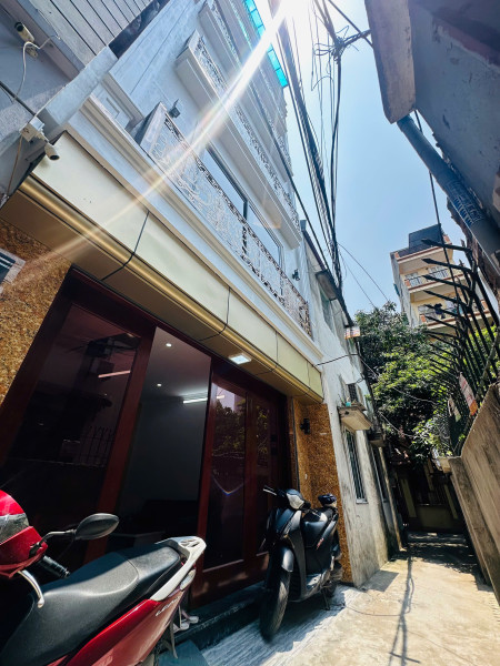 NHÀ ĐẸP  XÂY MỚI CỨNG- FULL NỘI THẤT ĐẸP LONG LANH-6 TẦNG THANG MÁY ÊM RU -KHÁCH CHỈ VIỆC SÁCH
