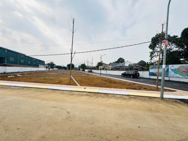 Vị trí vàng lô đất 100m2 gần Quốc Lộ 21, khu vực trung tâm Hòa Lạc. Phù hợp xây trọ, đầu tư sinh