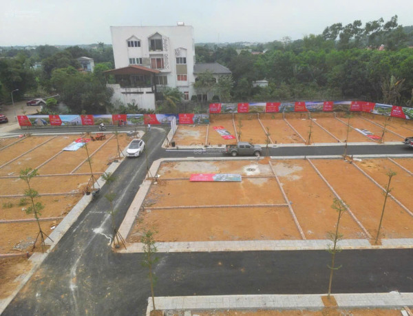 Metro đến đâu, giá đất thay đổi đến đó.
Em đang có lô đất ngay Ga Metro 05 đối diện cổng số 2 mặt