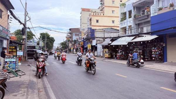 NHÀ ĐẸP 4 TẦNG, TRUNG TÂM P.10, 5 PHÒNG, CHỈ NHỈNH 5 TỶ