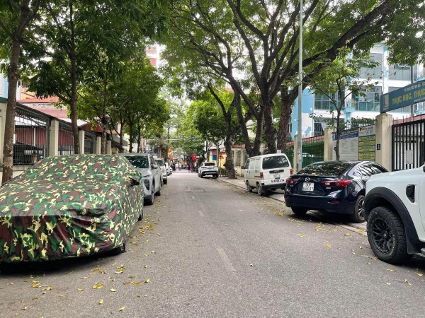 Bán nhà riêng tại Đường Cầu Giấy,Phường Quan Hoa, Cầu Giấy, Hà Nội, phân lô ô tô tránh giá 20.8  tỷ