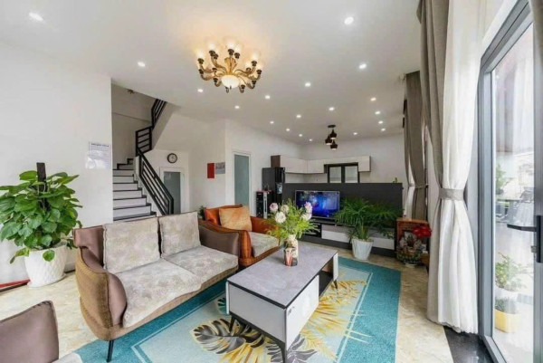 Cho thuê nhà 6 phòng đường Khe Sanh P10 Đà Lạt