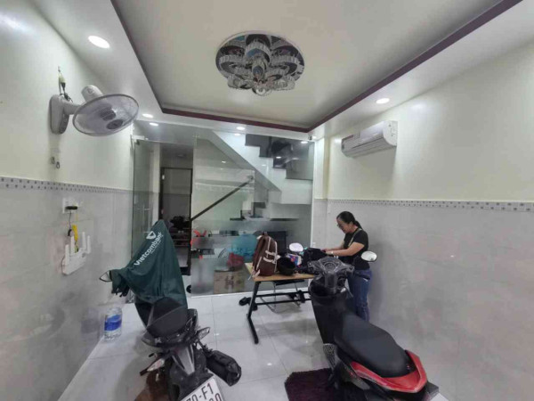 NHÀ ĐẸP GẦN NGUYỄN TRỌNG TUYỂN, HXH KINH DOANH ĐA NGÀNH