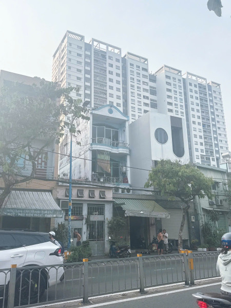 BĐS Dòng Tiền Siêu Tốt Chỉ 8ty25 Còn Thương Lượng, Mặt Tiền Kênh Tân Hóa, Gần Đầm Sen