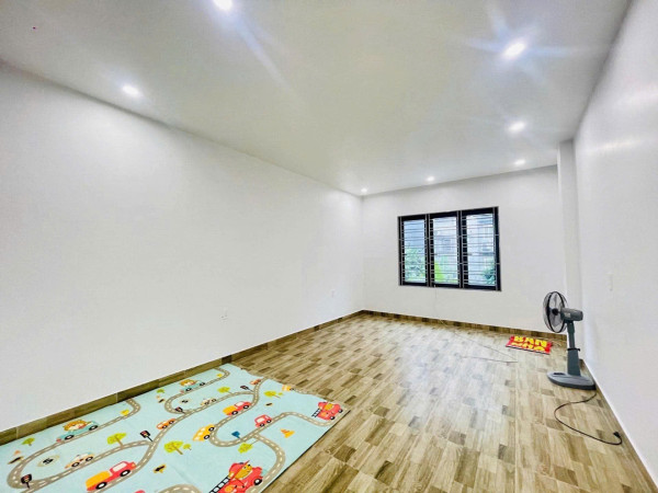 NHÀ MỚI XÂY ĐƯỜNG HOÀNG VĂN THÁI - DIỆN TÍCH RỘNG 95m2