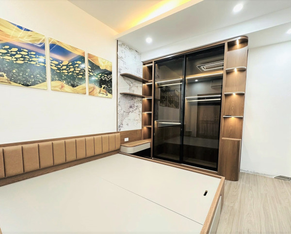 Nhà mới, đẹp 6 tầng, thang máy, 2 thoáng, Kim Mã - trung tâm Ba Đình, nhỉnh 10 tỷ