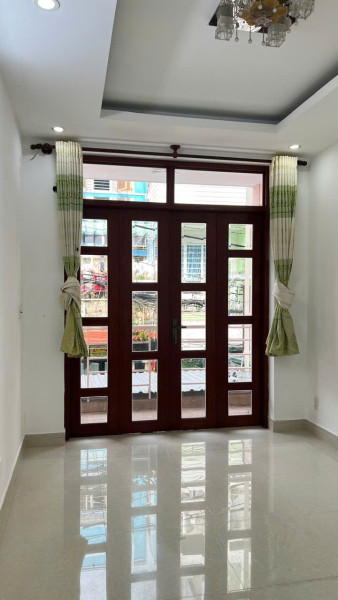 Nhà đẹp Bình Thạnh - 4 tầng – sau lưng dãy mặt tiền Trần Bình Trọng