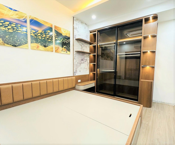 Bán nhà riêng phố Phan Kế Bính, Ba Đình, ngõ thông, cách 1 nhà ra phố, 16 tỷ