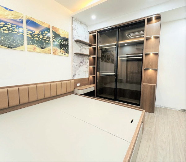 Bán nhà riêng ngõ 612 La Thành, 32m2 6 tầng, cách ô tô vài bước chân, 11,9 tỷ