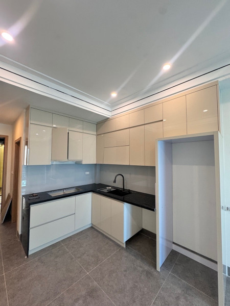 Bán nhà Ngọc thụy 11 tỷ 40m ô tô gara,thang máy,sổ đỏ Long Biên