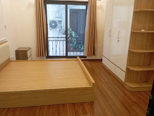 Hoa Hậu Ngọc Thụy 7 tỷ 35m ô tô đỗ cửa,long biên