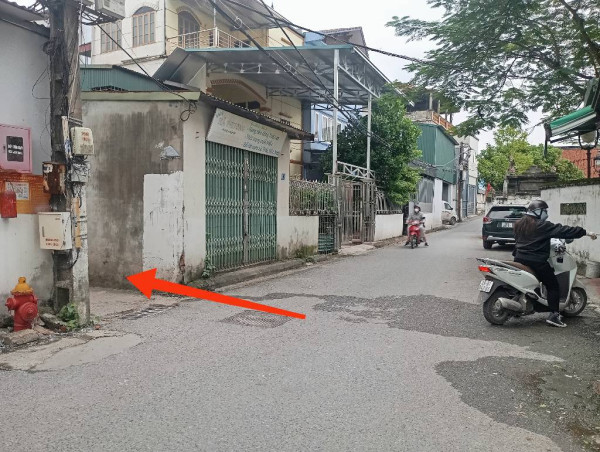 Hoa Hậu Ngọc Thụy 7 tỷ 35m ô tô đỗ cửa,long biên