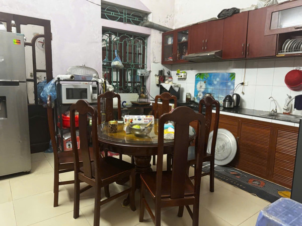 Bán nhà Cống Thôn Yên Viên 65 m 3 tầng MT 4.5 m oto đi qua chỉ 5.x tỷ