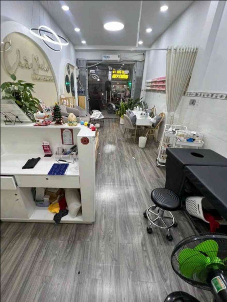 Bán nhà mặt tiền Thoại Ngọc Hầu 40m2 2 tầng chưa tới 6 tỷ