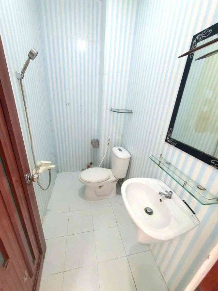 NHÀ ĐẸP HƠN 130m², GẦN CHỢ PHẠM THẾ HIỂN – 4PN, 4WC (HTP33356)