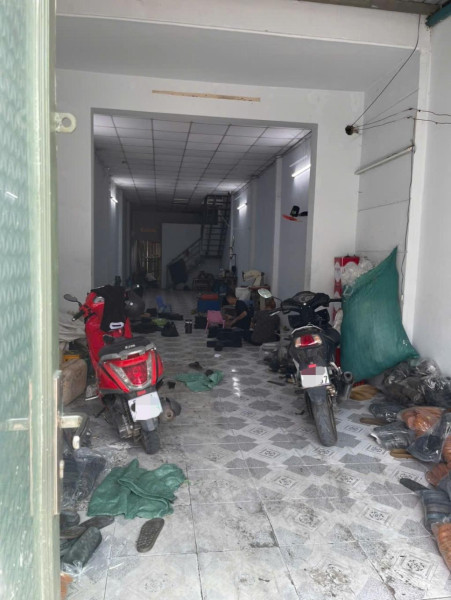 📍 Vị trí đẹp, gần ngã tư Bốn Xã, giáp Tân Phú.  - Diện tích: 4 × 25m, 100m², nở hậu