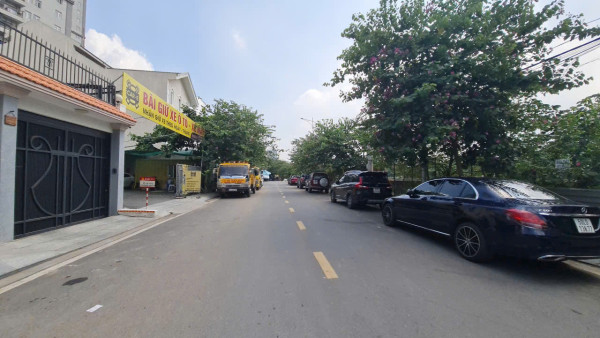 bán  Biệt thự sân vườn Compound VIP Hoa Hồng – Giá tốt nhất khu vực trần não - quận 2