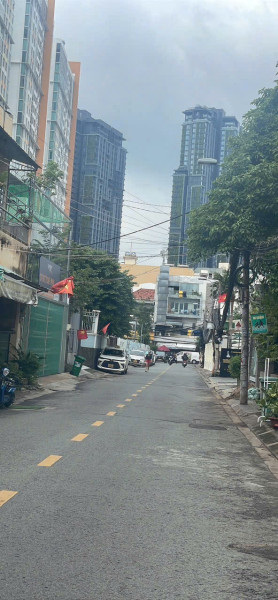 bán  Biệt thự sân vườn Compound VIP Hoa Hồng – Giá tốt nhất khu vực trần não - quận 2