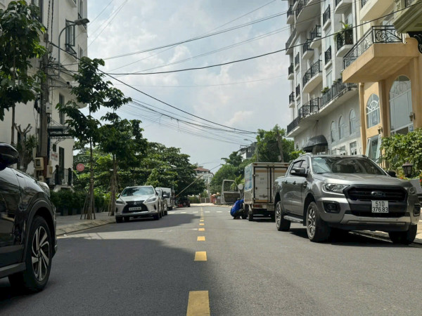 bán  Biệt thự sân vườn Compound VIP Hoa Hồng – Giá tốt nhất khu vực trần não - quận 2