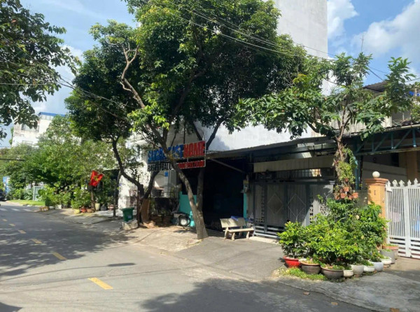 bán  Biệt thự sân vườn Compound VIP Hoa Hồng – Giá tốt nhất khu vực trần não - quận 2