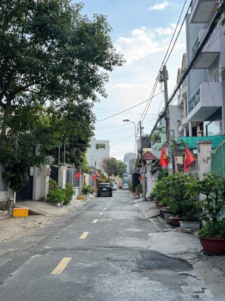 bán  Biệt thự sân vườn Compound VIP Hoa Hồng – Giá tốt nhất khu vực trần não - quận 2