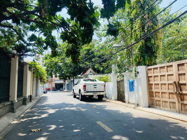 bán  Biệt thự sân vườn Compound VIP Hoa Hồng – Giá tốt nhất khu vực trần não - quận 2