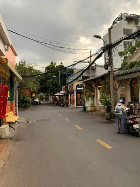 bán  Biệt thự sân vườn Compound VIP Hoa Hồng – Giá tốt nhất khu vực trần não - quận 2