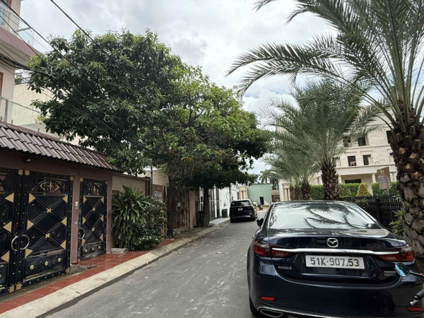 bán  Biệt thự sân vườn Compound VIP Hoa Hồng – Giá tốt nhất khu vực trần não - quận 2