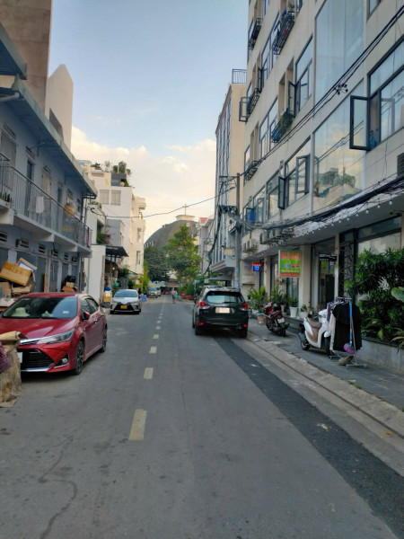 bán  Biệt thự sân vườn Compound VIP Hoa Hồng – Giá tốt nhất khu vực trần não - quận 2