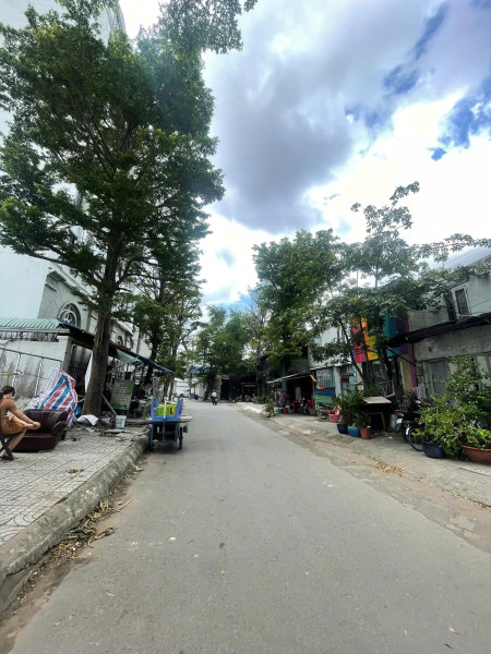bán  Biệt thự sân vườn Compound VIP Hoa Hồng – Giá tốt nhất khu vực trần não - quận 2