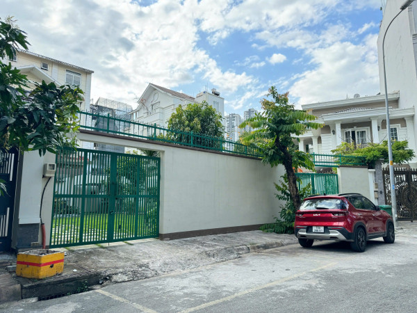 bán  Biệt thự sân vườn Compound VIP Hoa Hồng – Giá tốt nhất khu vực trần não - quận 2