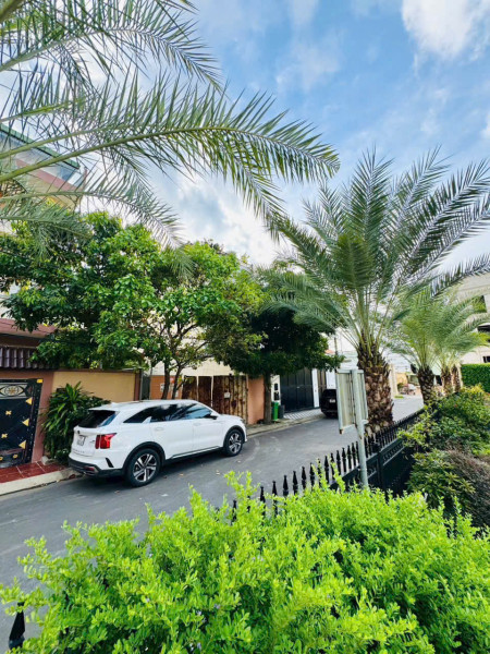 bán  Biệt thự sân vườn Compound VIP Hoa Hồng – Giá tốt nhất khu vực trần não - quận 2