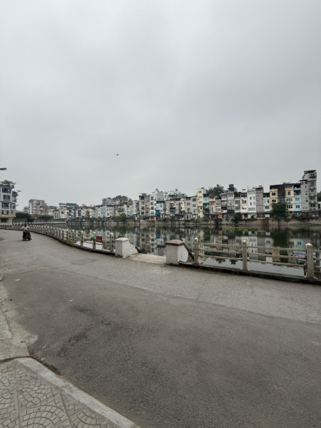Đức giang,long biên 9 tỷ 60m phân lô ô tô,cần bán chuyển vào nam