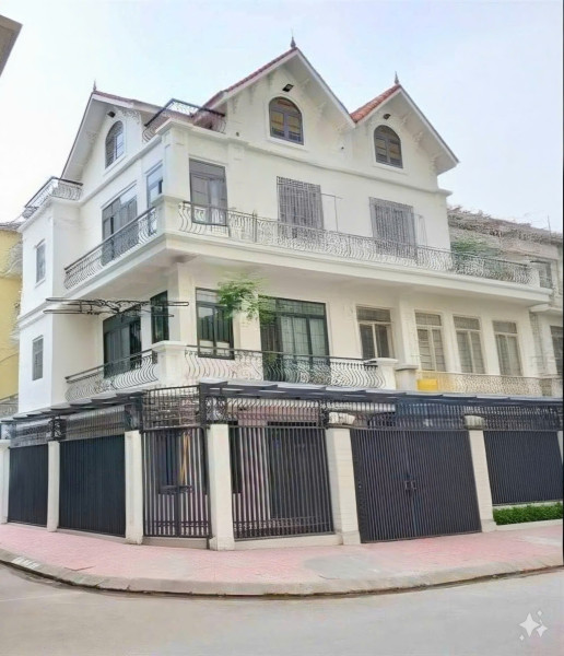 Cho thuê nhà, 166m2_ 6.5T; Hoàng Quốc Việt, Tô Hiệu, Nghĩa Tân -61 tr