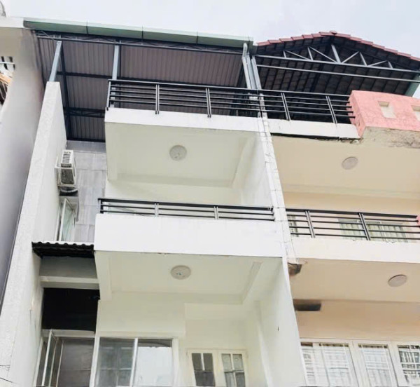 NHƯ MẶT TIỀN GẦN KHU CƯ XÁ VIP QUẬN 10 - ĐƯỜNG 8M THÔNG - 2 MẶT HẺM CÓ GIẾNG TRỜI SÁNG SỦA - 48M²